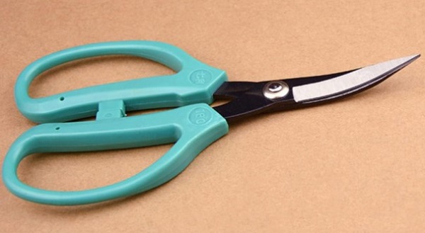 High-Carbon Steel Leather Scissor W/ABS Handle