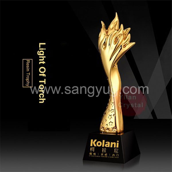 Resin Trophy Globe 4 80*80*300 K9 In Red Box