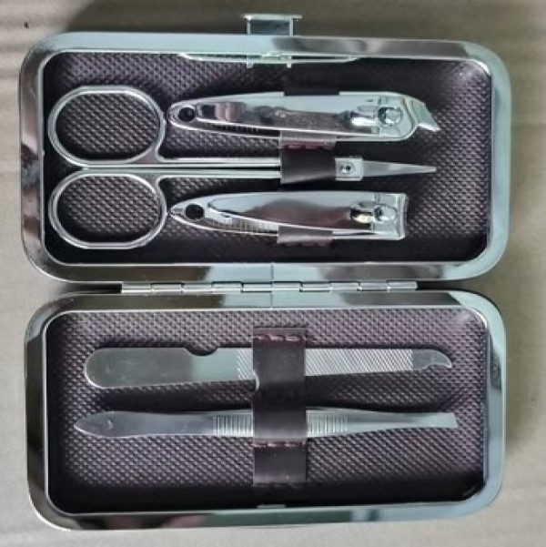 Manicure Set, 5Pcs/Set In Hard Shell
